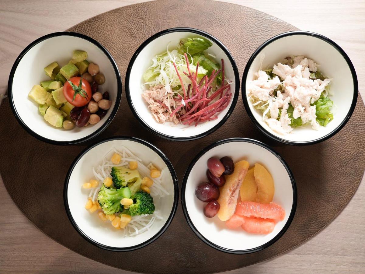 Super Premier Ikebukuro Natural Hot Spring 3* โตเกียว